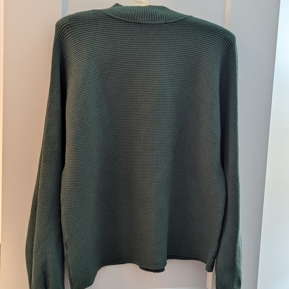 Gilli Ribbed Cowl Neck Sweater in Teal.  Purchased From Daily Look - Picture 4 of 5